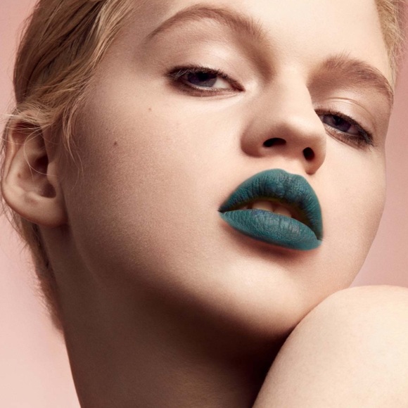 ✨🆕💄💋FENTY BEAUTY MATTEMOISELLE PLUSH MATTE LIPSTICK💄💋 - Picture 10 of 12